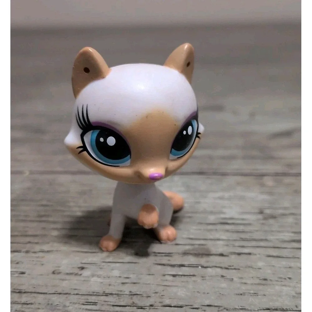 Littlest Pet Shop Scarlet Mewly #4106 (White and Tan Body, Blue Eyes) Cat Lps